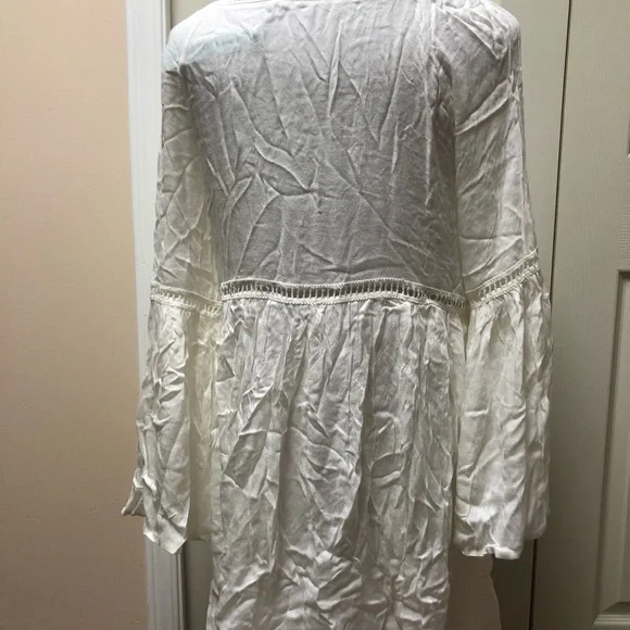 She & Sky White Bell Sleeve V-Neck Sundress for Wedding Guest - Picture 4 of 4